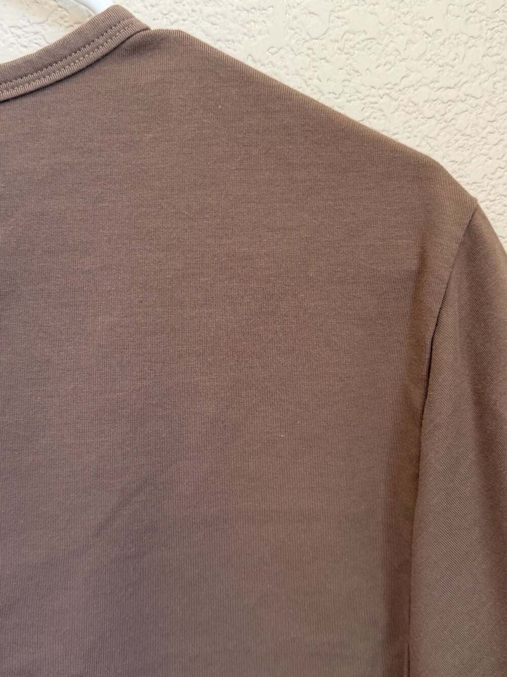 Athleta T-Shirt Size M Brown Crewneck - Picture 4 of 4